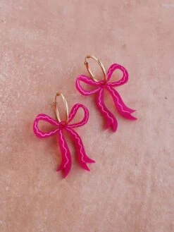 Wolf & Moon Bow Hoops In Magenta