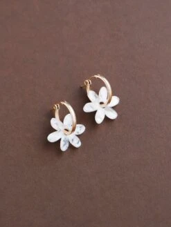 Wolf & Moon Caia Hoops In Off White