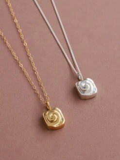 Wolf & Moon Cinnamon Bun Necklace -Wolf & Moon cinnamonbun necklace both lifestyle 2