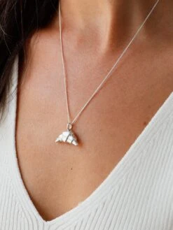 Wolf & Moon Croissant Necklace -Wolf & Moon croissant necklace silver model 1