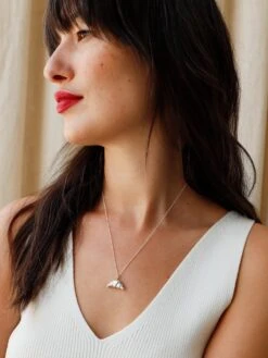 Wolf & Moon Croissant Necklace -Wolf & Moon croissant necklace silver model 2