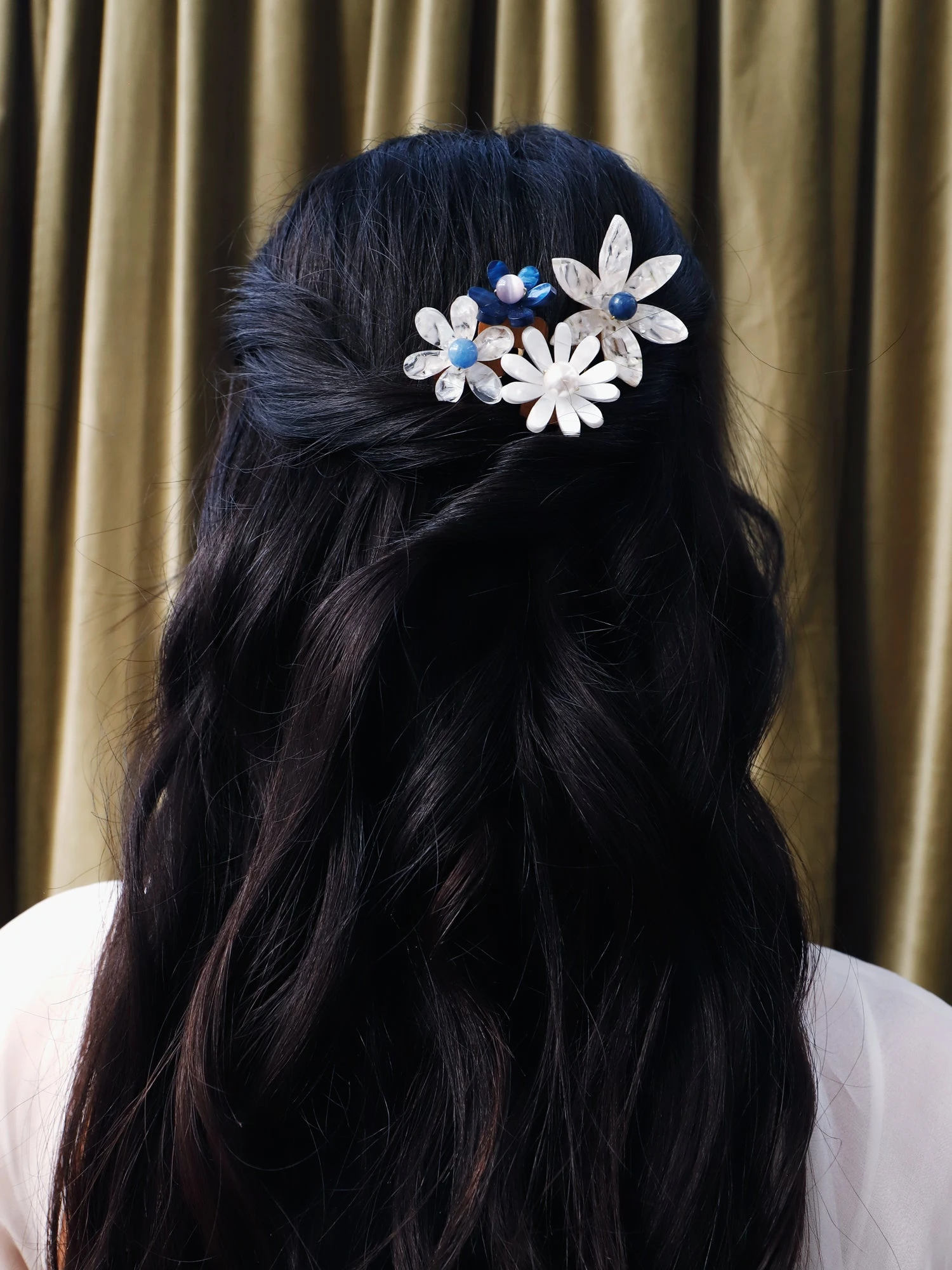 Wolf & Moon Meadow Comb Set In Lilac/Blue 8 Wolf & Moon Meadow Comb Set In Lilac/Blue - Image 6