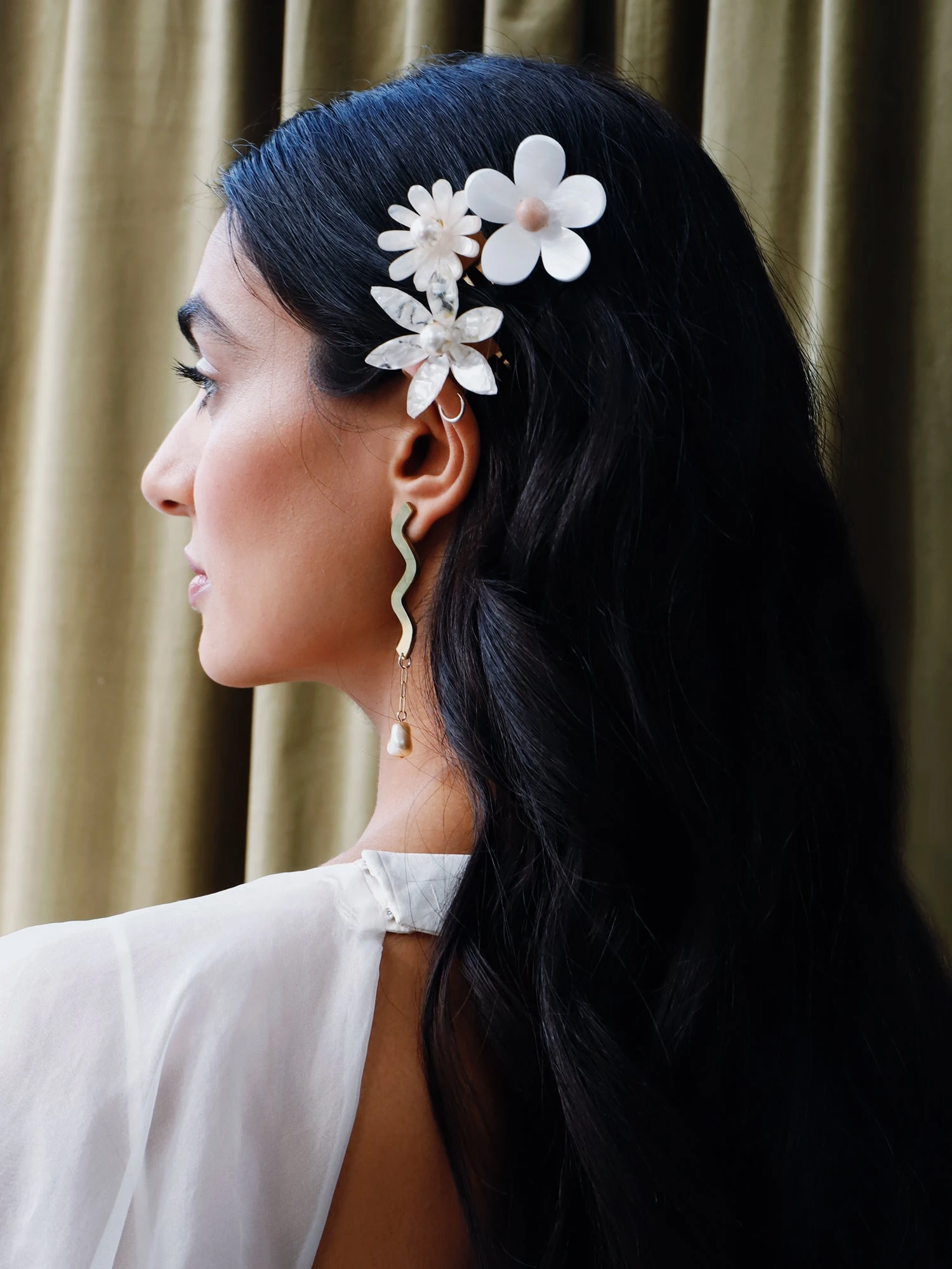 Wolf & Moon Meadow Comb Set In White 4 Wolf & Moon Meadow Comb Set In White - Image 2