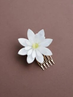 Wolf & Moon Dahlia Hair Comb -Wolf & Moon meadow hair slide dahlia white 1