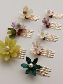 Wolf & Moon Meadow Comb Set In Green -Wolf & Moon meadow set green lifestyle 1