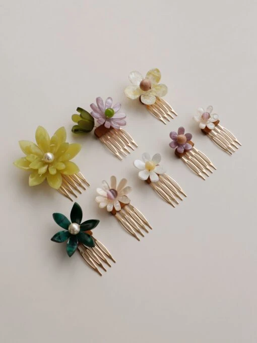 Wolf & Moon Meadow Comb Set In Green -Wolf & Moon meadow set green lifestyle 3