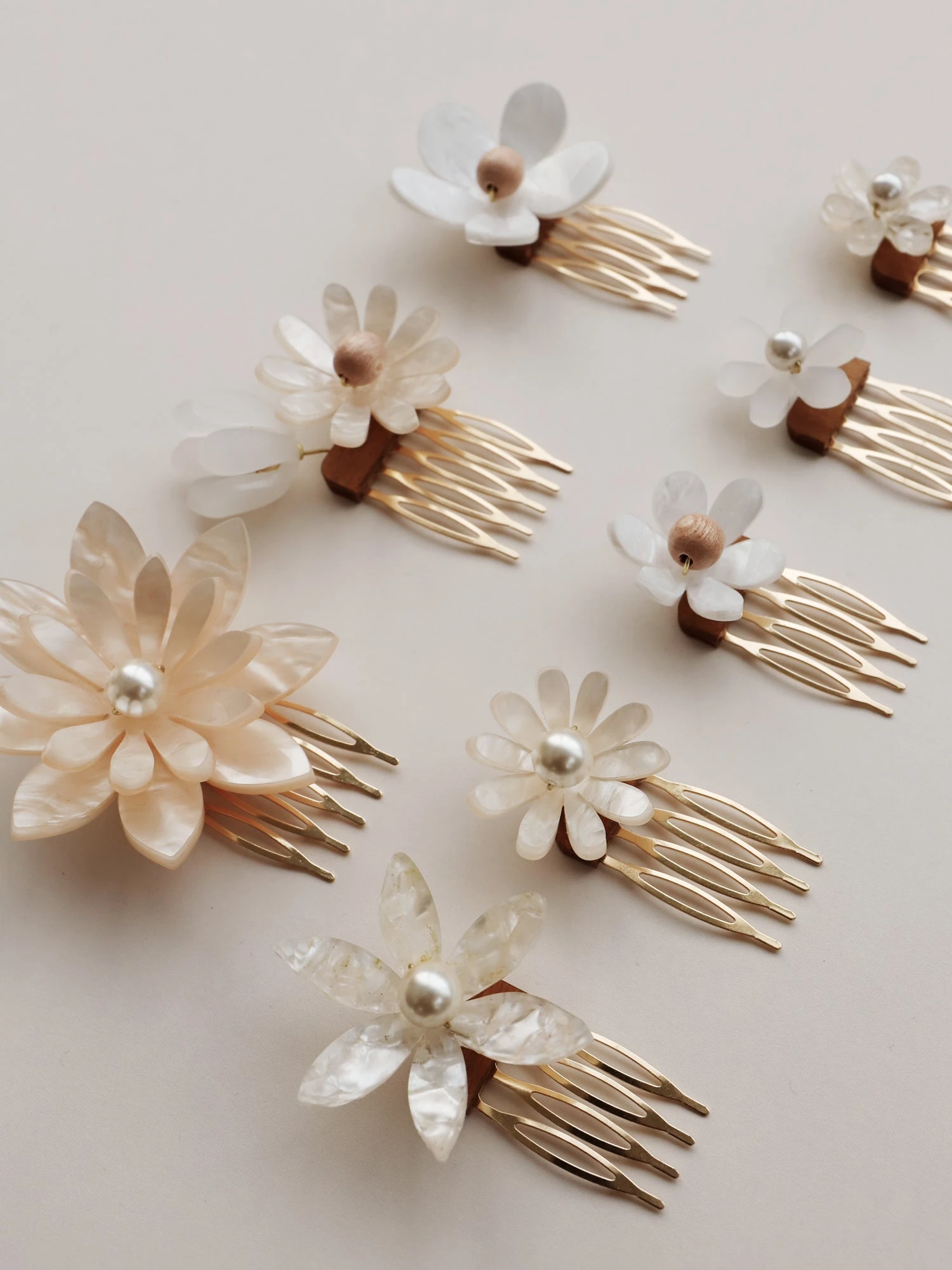 Wolf & Moon Meadow Comb Set In White 9 Wolf & Moon Meadow Comb Set In White - Image 7