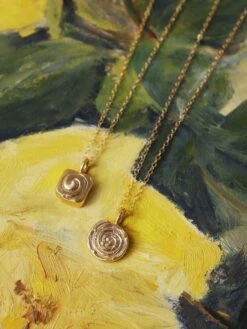 Wolf & Moon Pain Au Raisin Necklace -Wolf & Moon mixed props 3