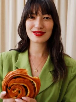 Wolf & Moon Pastry Necklace - Seconds -Wolf & Moon painauraisin necklace gold model 1 1539d519 4834 4bad a41e d33881c4e84f