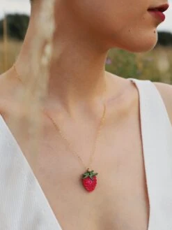 Wolf & Moon Raspberry Necklace -Wolf & Moon raspberry necklace model 3