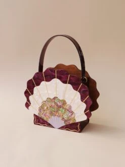 Wolf & Moon Scallop Shell Bag In Cherry