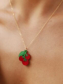 Wolf & Moon Tomato Necklace -Wolf & Moon tomato necklace model 3
